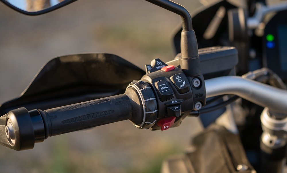 BMW R 1250 GS left-side switches on the handlebar