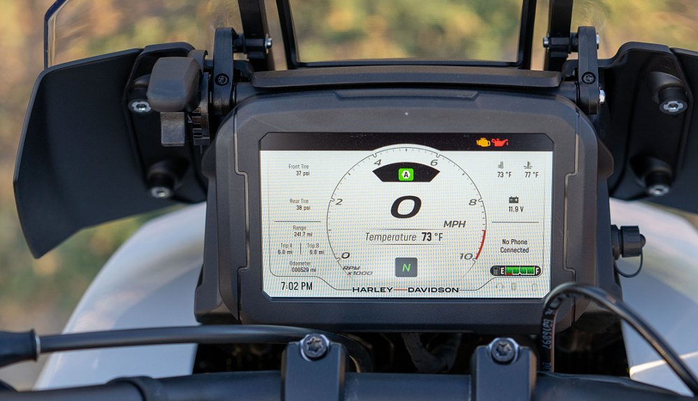 Harley-Davidson Pan America TFT display detail