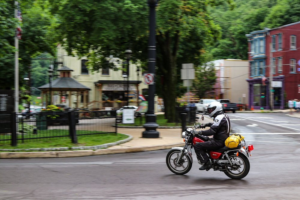 GN125 in small town traffic