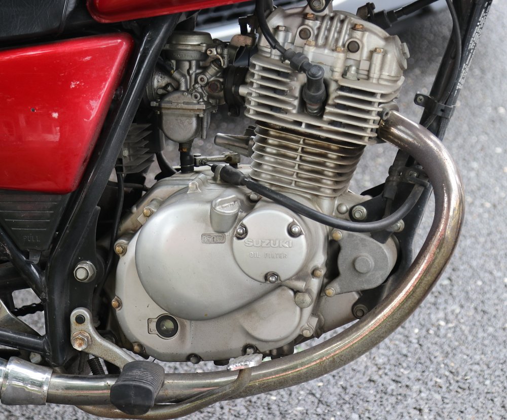 Suzuki GN125 engine