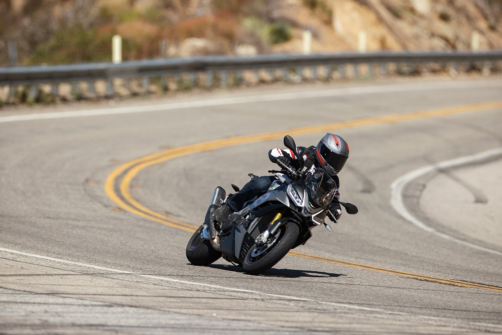 Cornering on the 2021 Aprilia Tuono. 