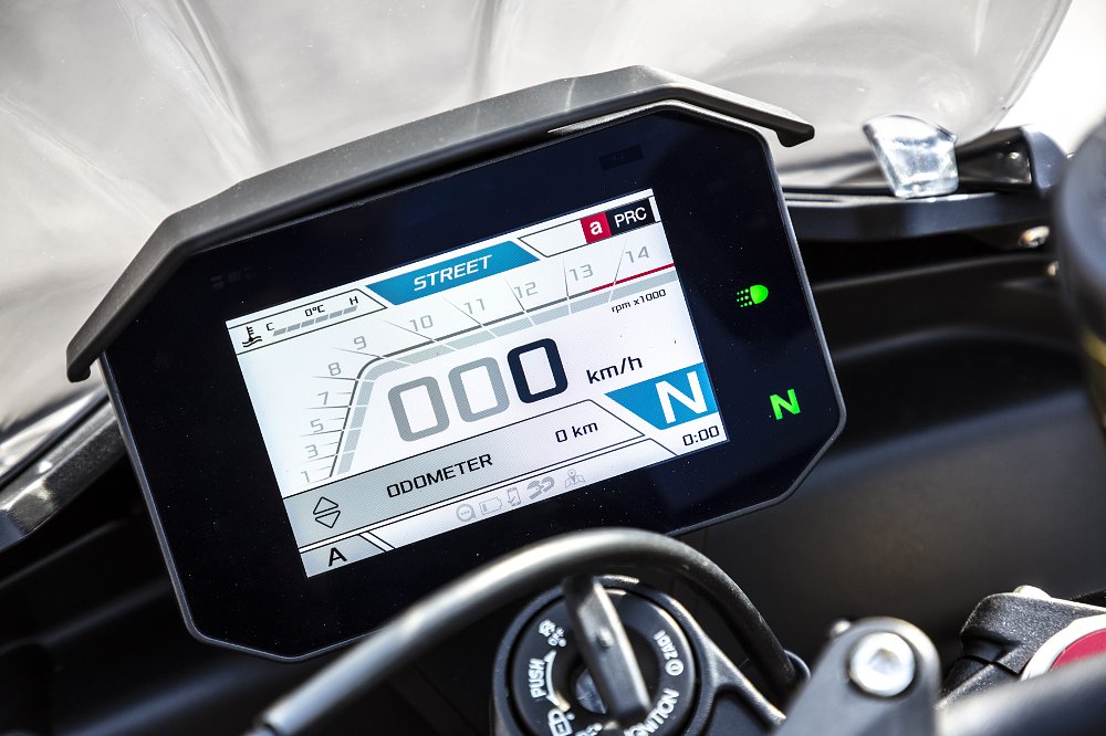 TFT dash on the 2021 Tuono V4. 