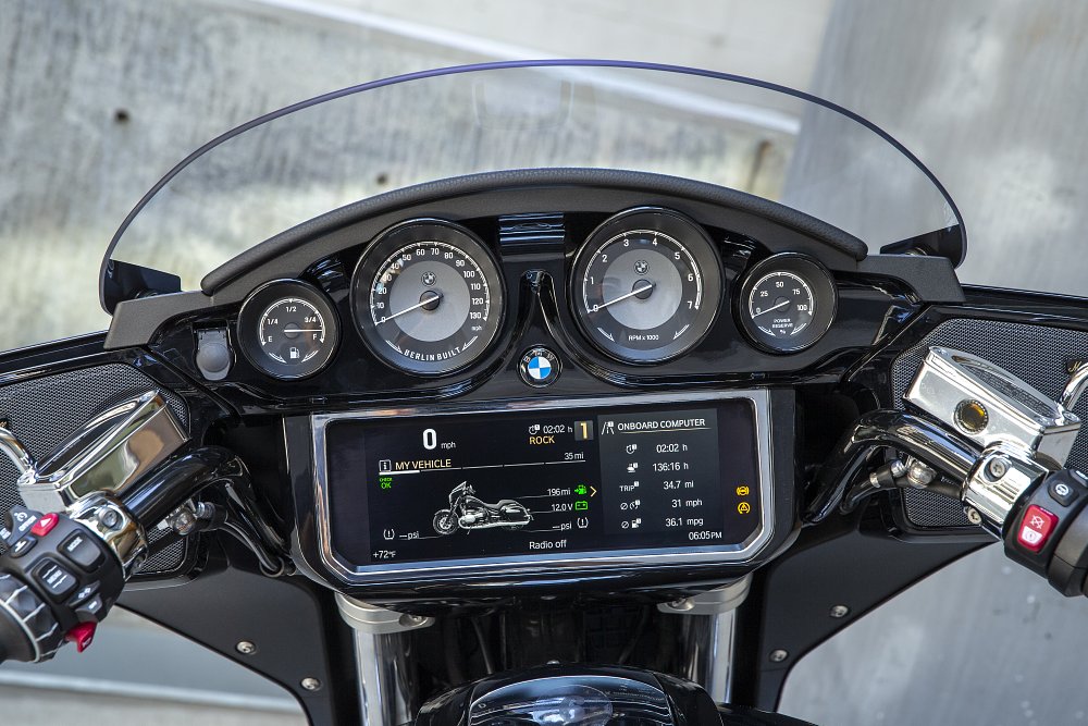 BMW R 18