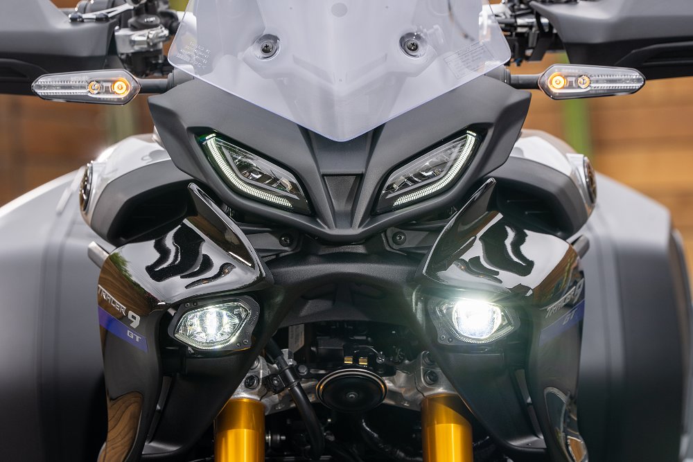 2021 Yamaha Tracer 9 GT front end with headlights on