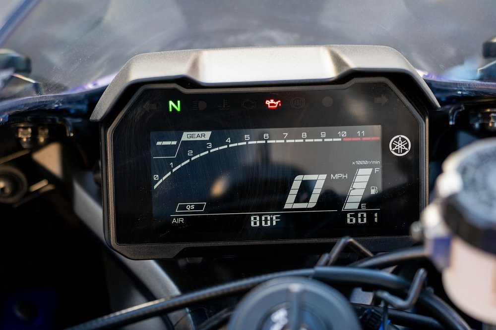 2022 Yamaha R7 LCD dash display