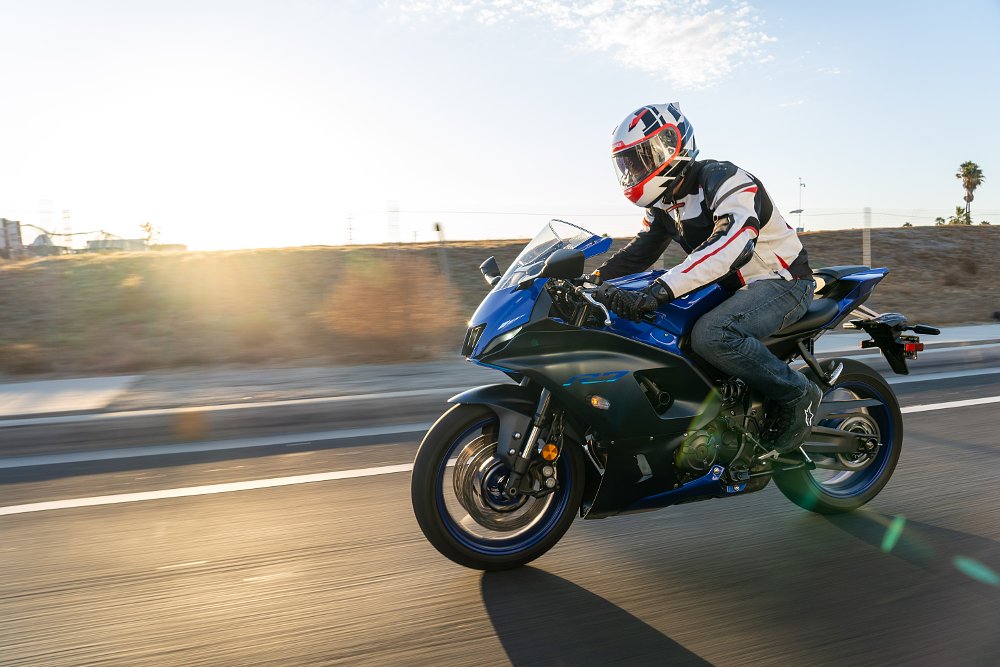 2022 Yamaha R7 tracking shot with rider on board
