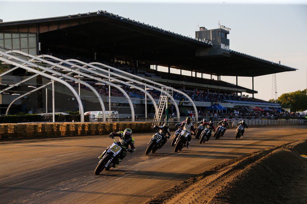 Jared Mees leading the field at the Sacramento Mile