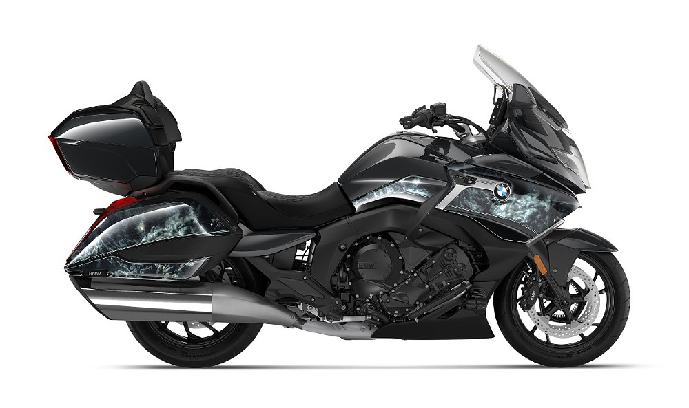 BMW K 1600 Grand America with Midnight paint