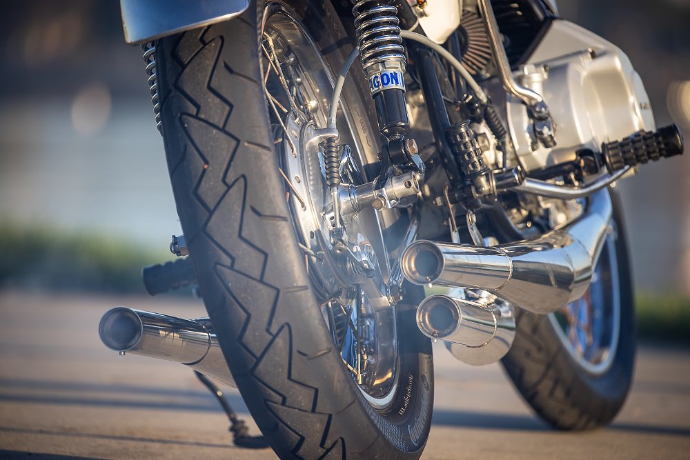 Kawasaki H1 Mach III chambers at idle.