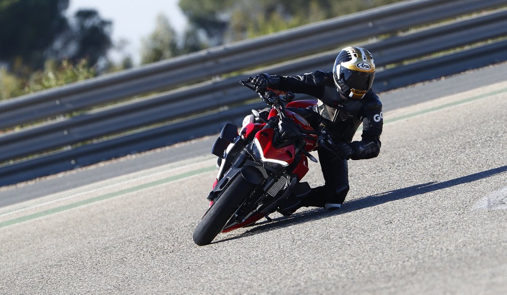 Streetfighter V2 on the track