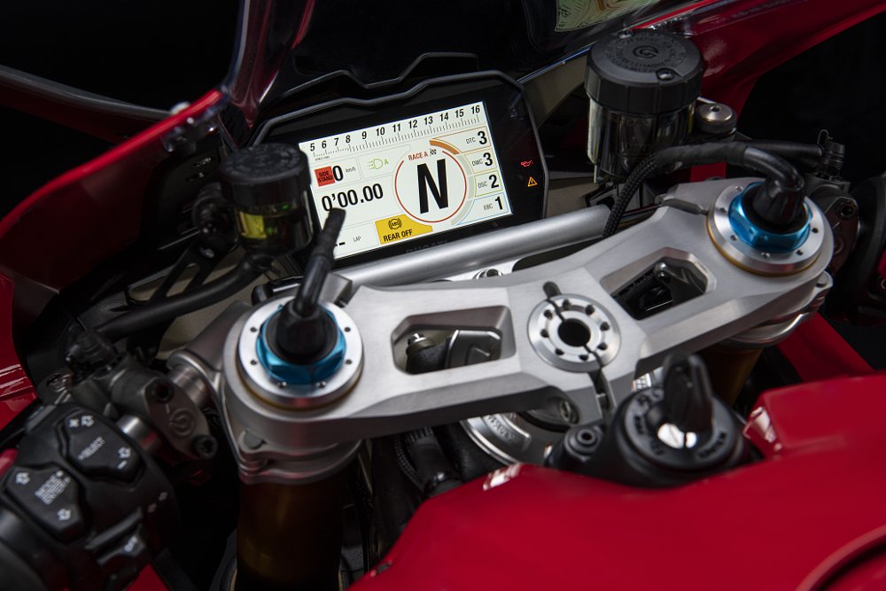 2022 Ducati Panigale V4 S dash