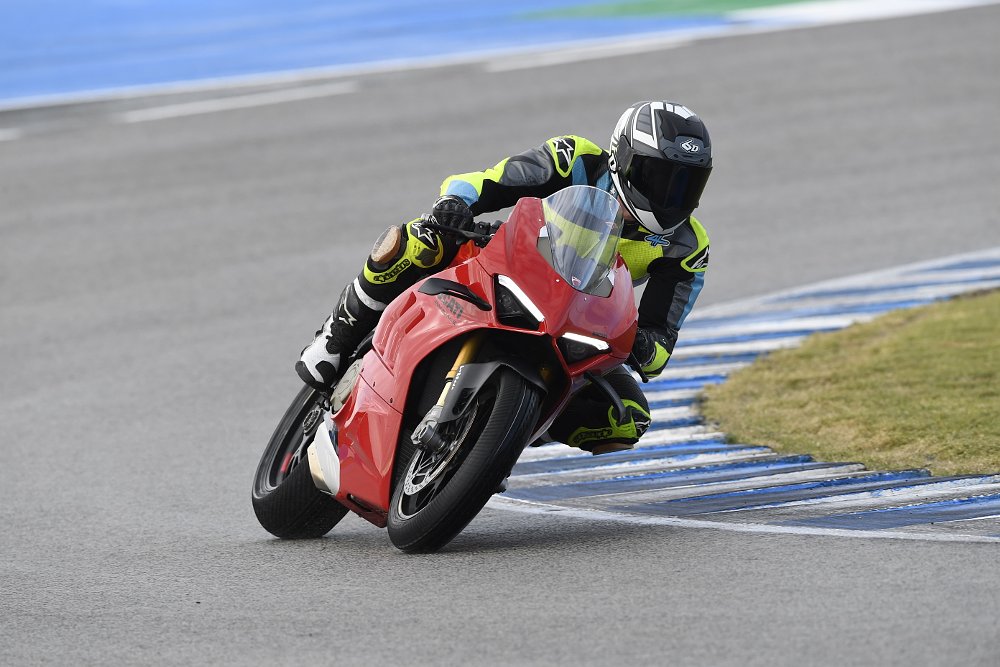 2022 Ducati Panigale V4 S Jerez rain