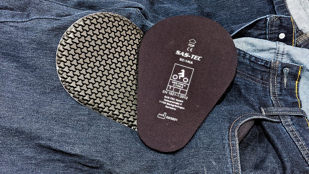 Slim motorcycle armor