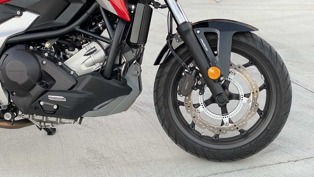Front wheel and engine of Honda's NC750X