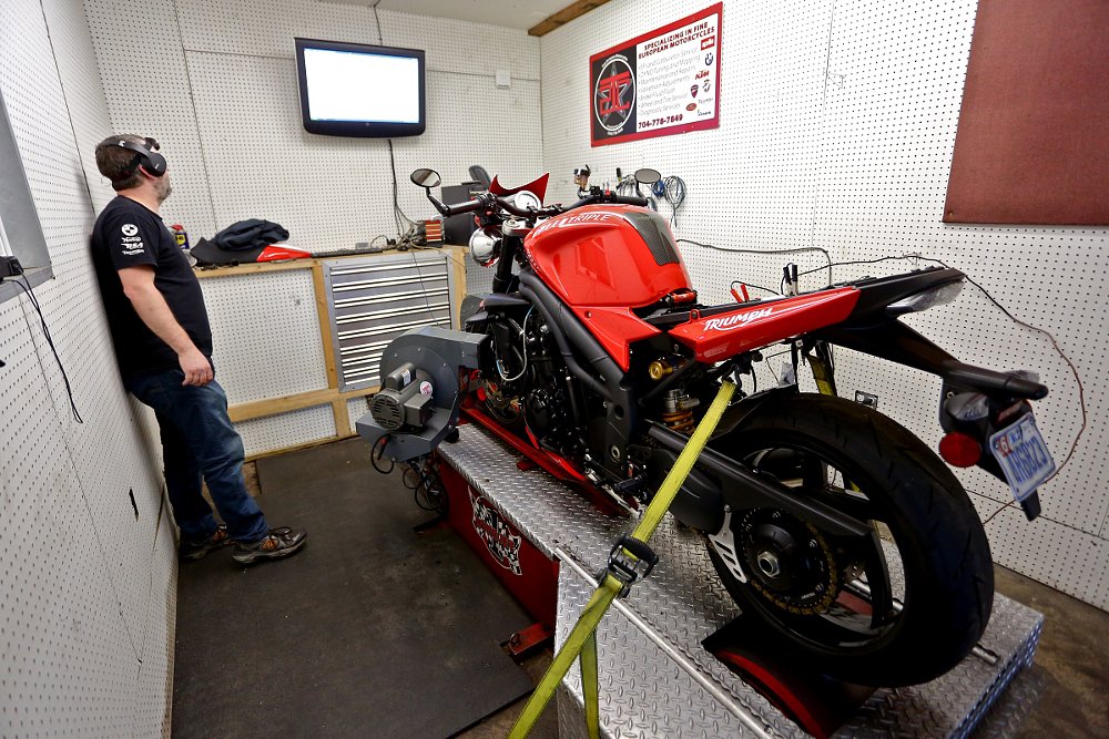 Tuning the Speed Triple on the dyno