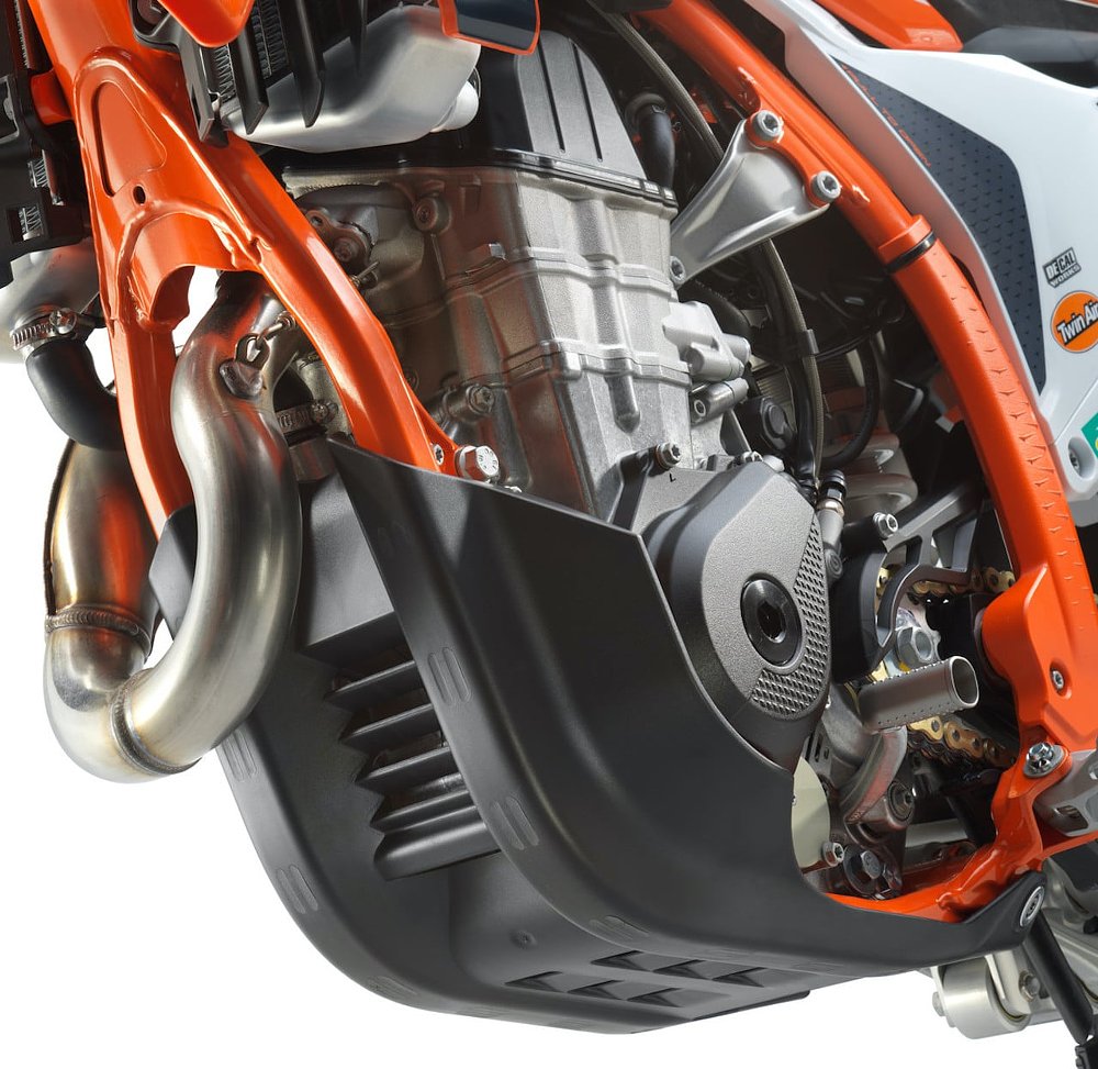 KTM shift lever and engine