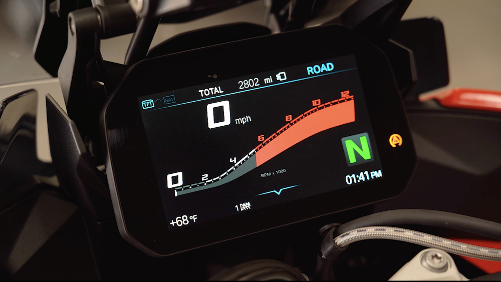 Lower rev limit on S 1000 XR when engine is cold.