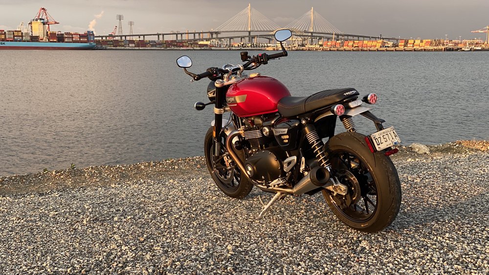 Triumph Speed Twin left rear