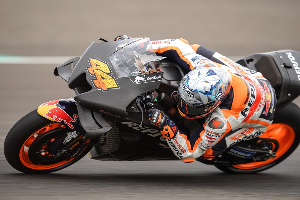 Pol Espargaro in testing on the Honda RC213V