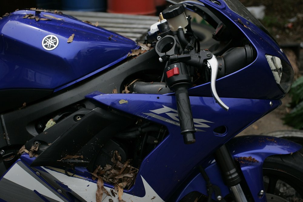 the original crashed Yamaha YZF-R6