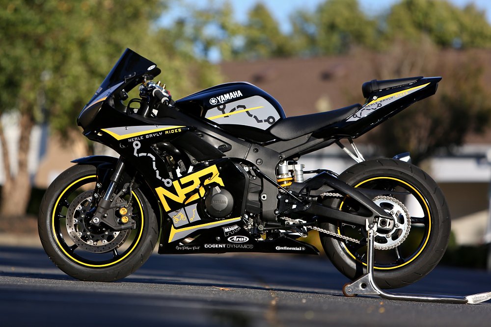 the Yamaha YZF-R6 track bike