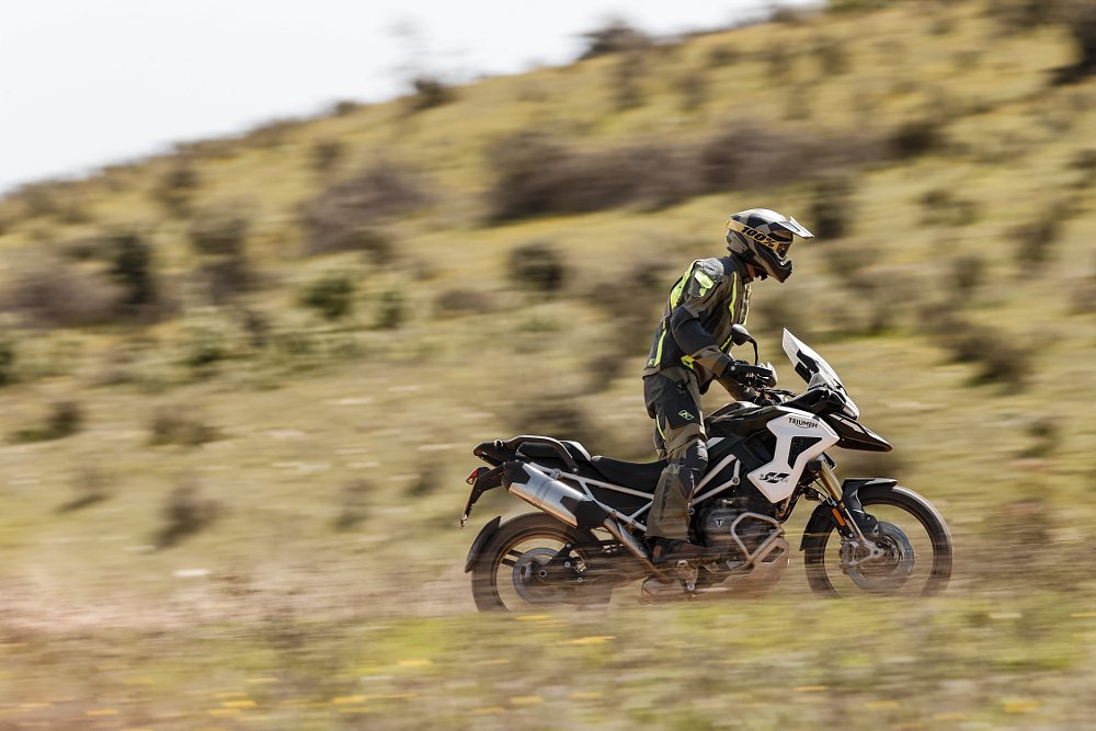 Triumph Tiger 1200 Rally Pro riding off road