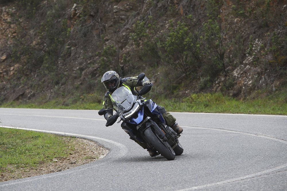 Triumph Tiger 1200 GT Pro paved road curve