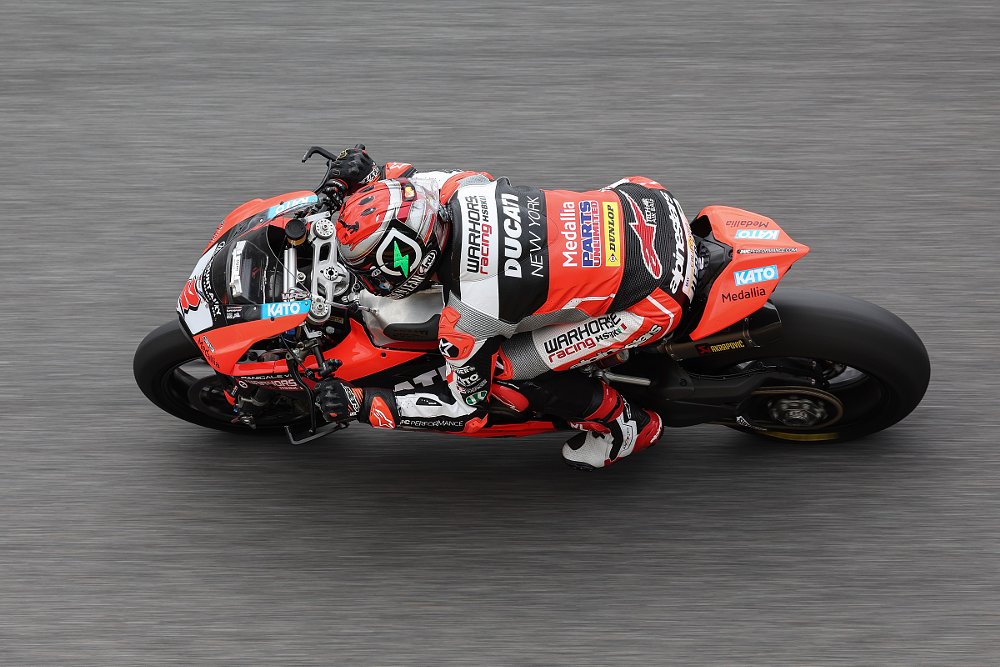 Josh Herrin racing the Ducati Panigale V2 at Daytona