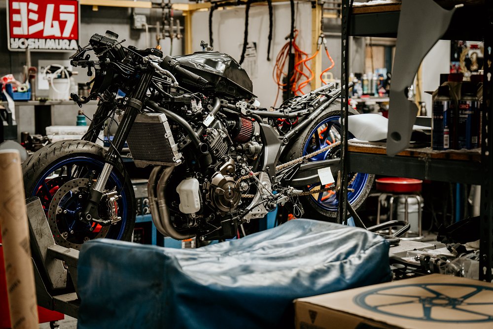 Yamaha YZF-R7 in the Yoshimura R & D department