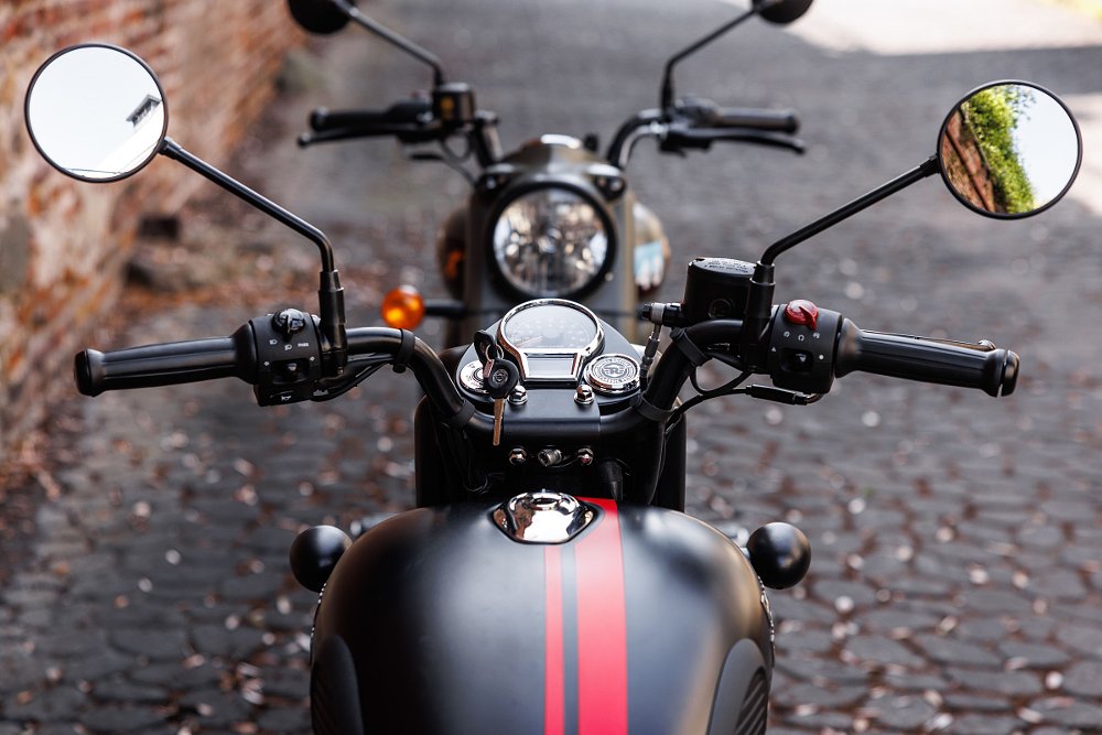 rider's view on the Classic 350