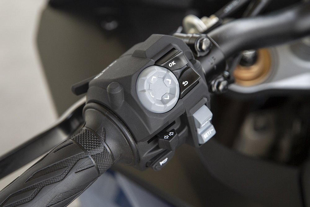 Suzuki GSX-S1000GT+ left hand grip controls
