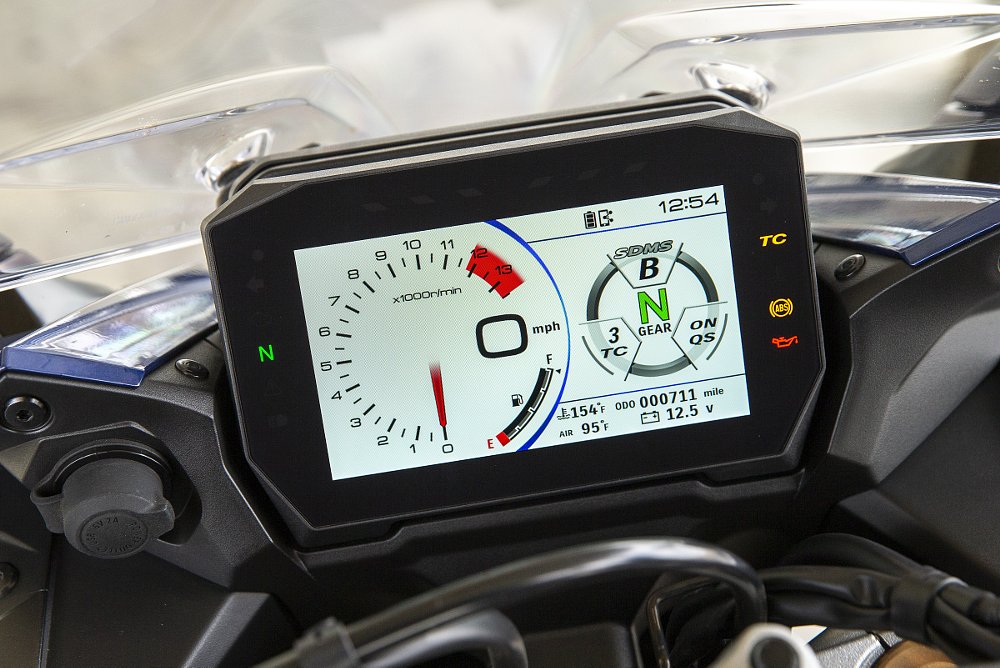 Suzuki GSX-S1000GT+ TFT display screen