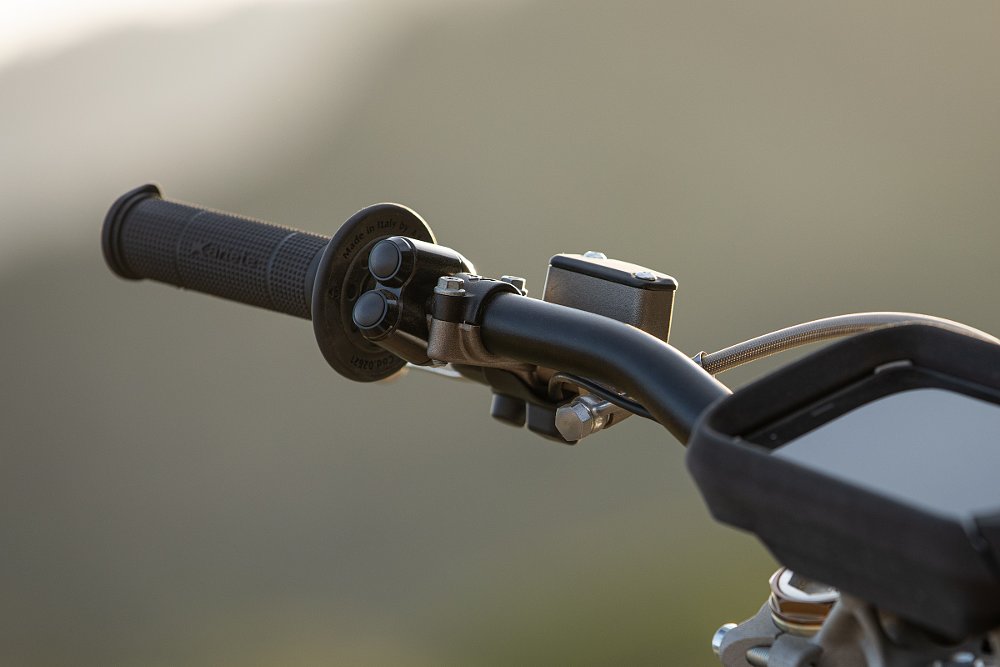 left hand grip with control buttons