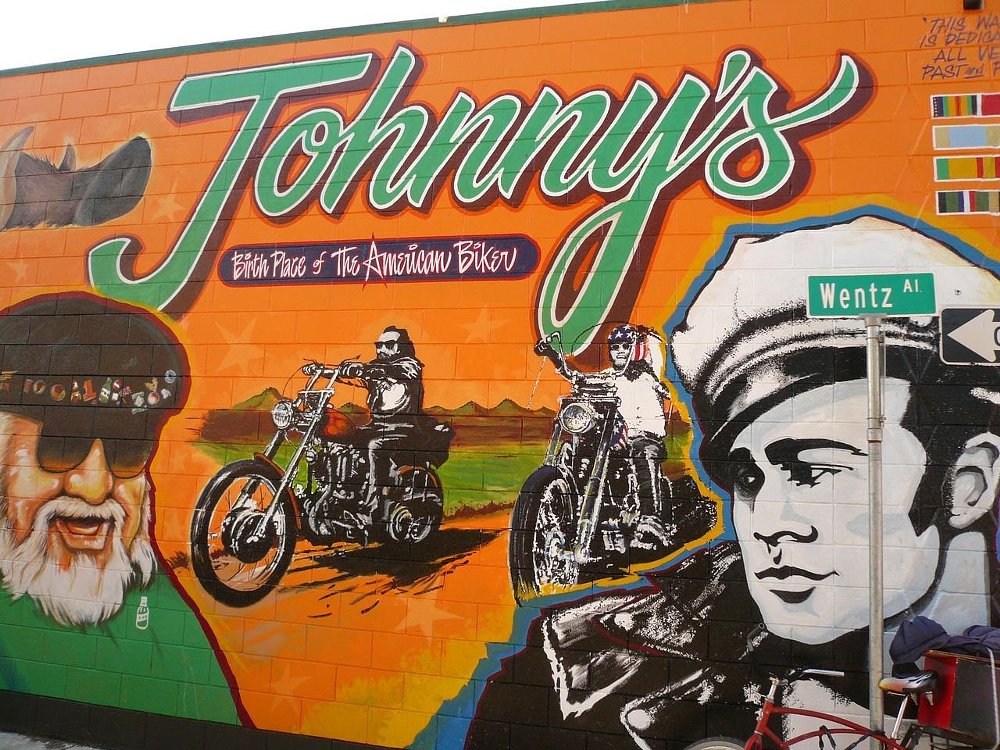 mural of Johnny's Bar