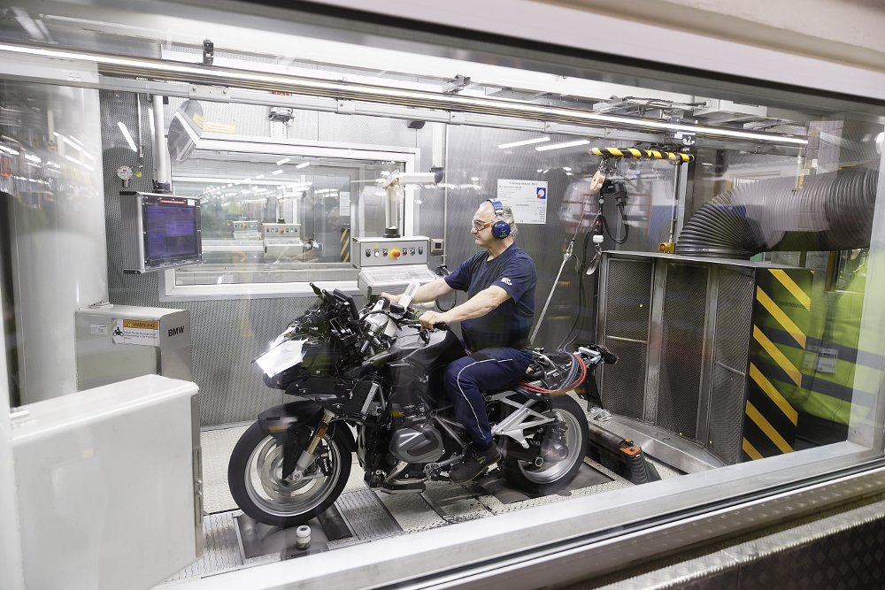 BMW motorcycle final test