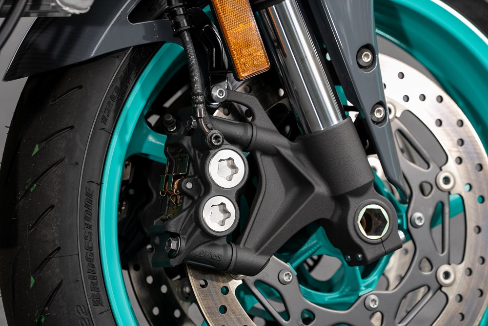 2022 Yamaha MT-10 front brake caliper detail
