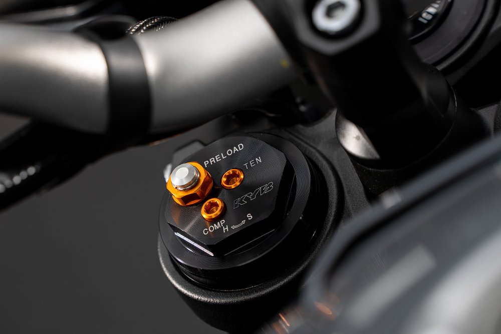 2022 Yamaha MT-10 fork top adjuster detaili
