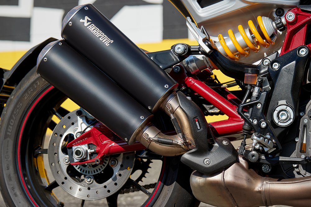 Indian FTR R Carbon exhaust