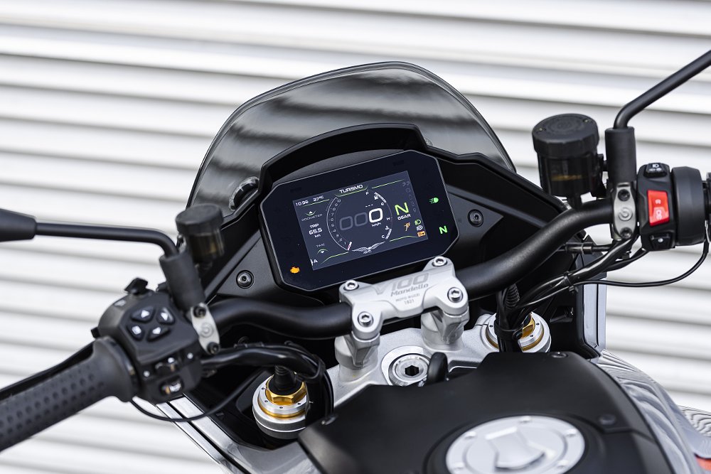 Moto Guzzi V100 dash