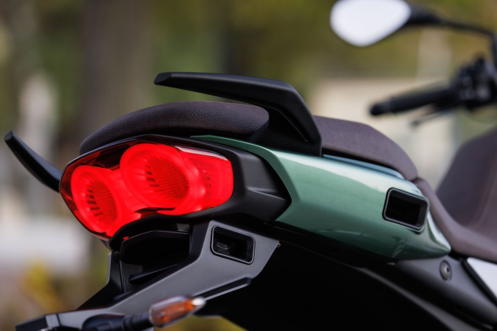 Moto Guzzi V100 Mandello tail lights