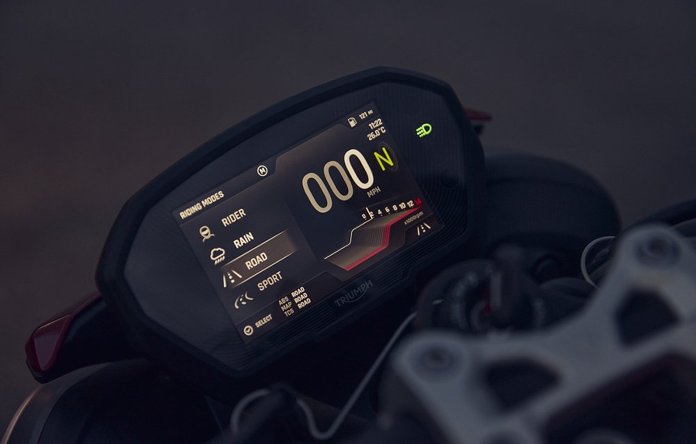 2024 Triumph Street Triple RS instrument panel