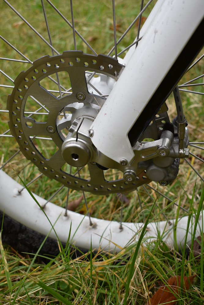 CAKE Kalk& front brake closeup