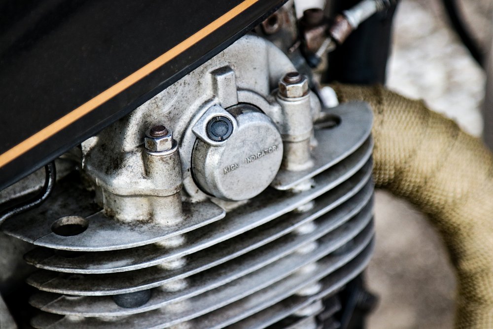 Yamaha SR500 kick indicator