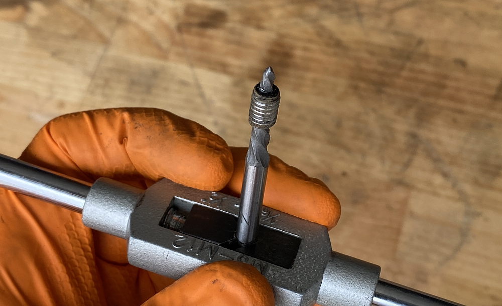 Broken bolt removed with an extractor. 