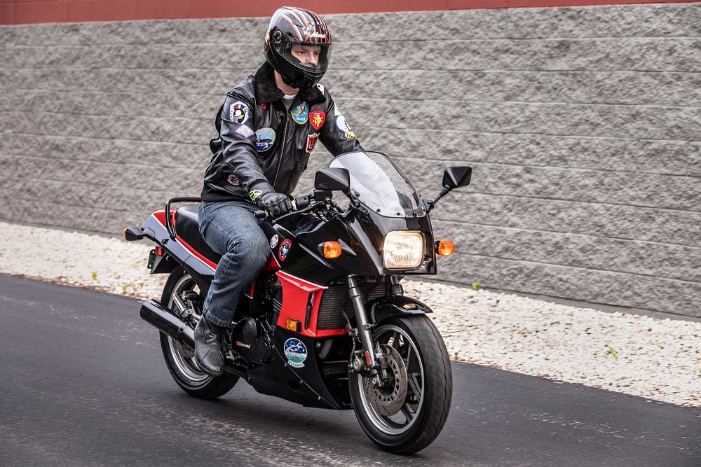 riding a restored GPZ900R