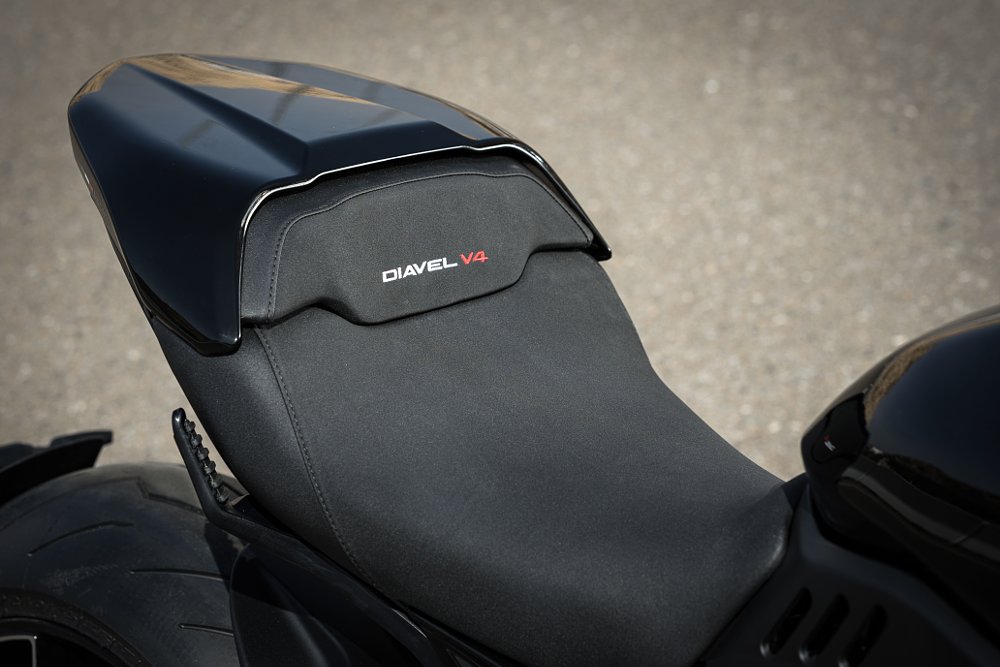 Ducati Diavel V4 seat
