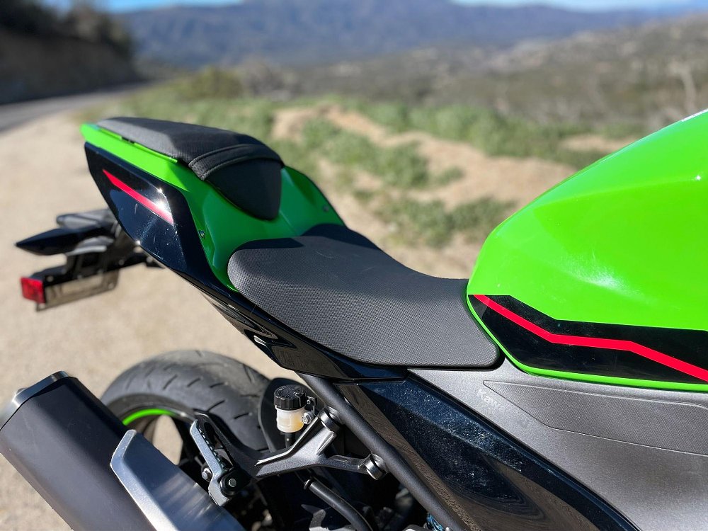 close up view of the Ninja 400 tail section and seat