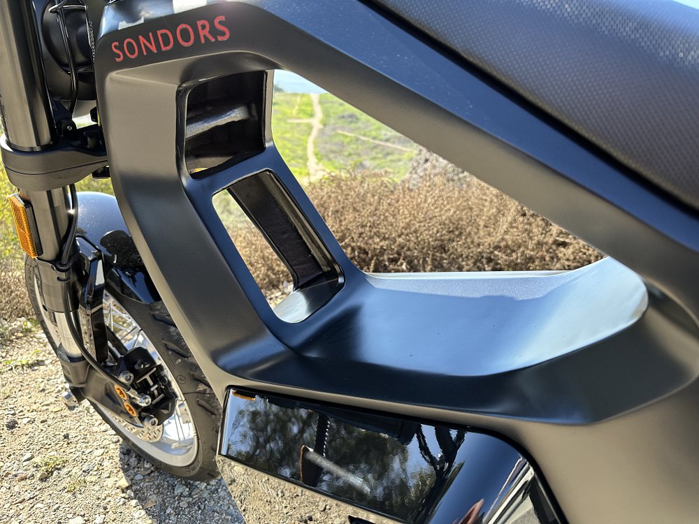 Sondors MetaCycle aluminum frame detail