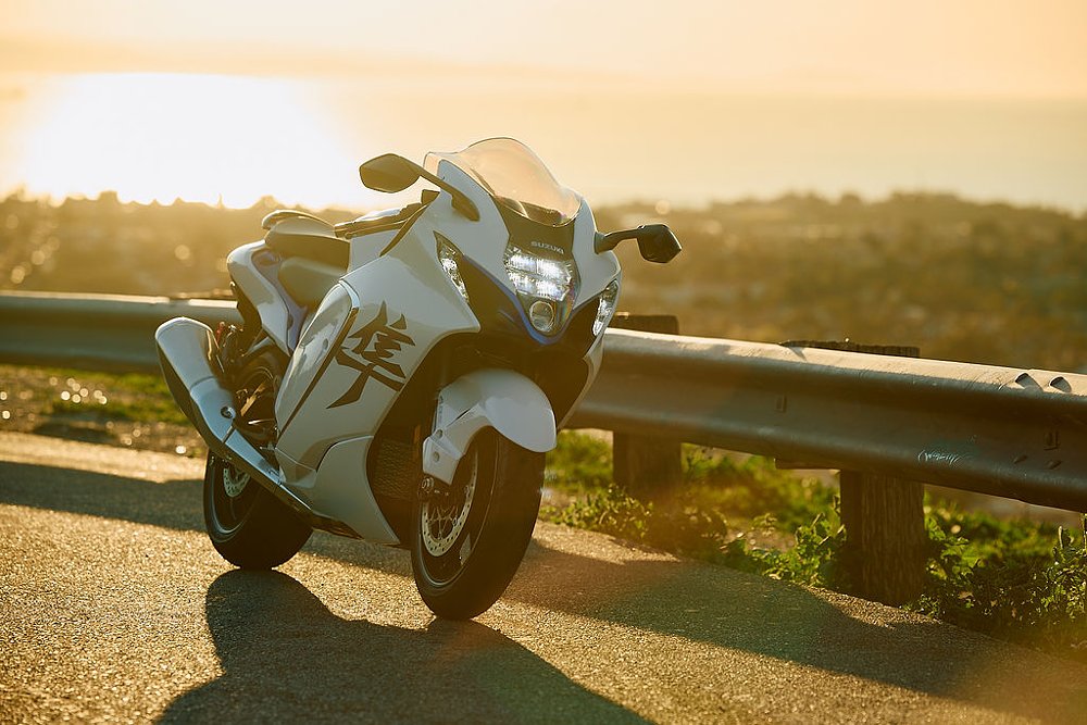 2023 Suzuki Hayabusa front three quarter right-side image, sunrise in the background.