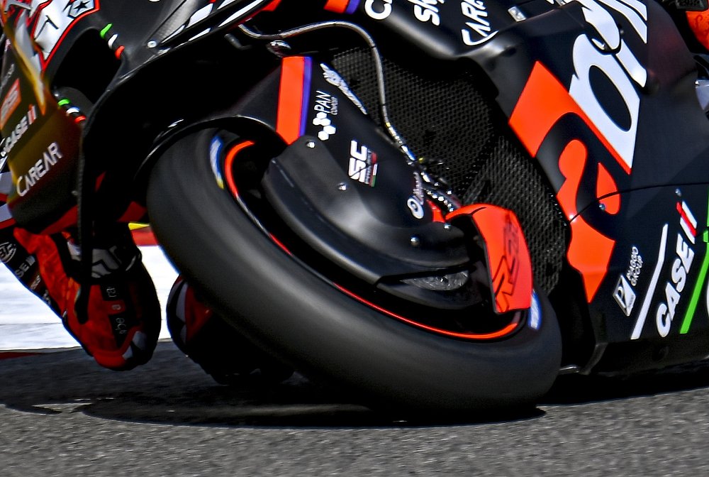 duct on front wheel